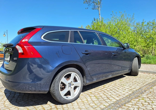 Volvo V60 cena 31500 przebieg: 207700, rok produkcji 2011 z Supraśl małe 172